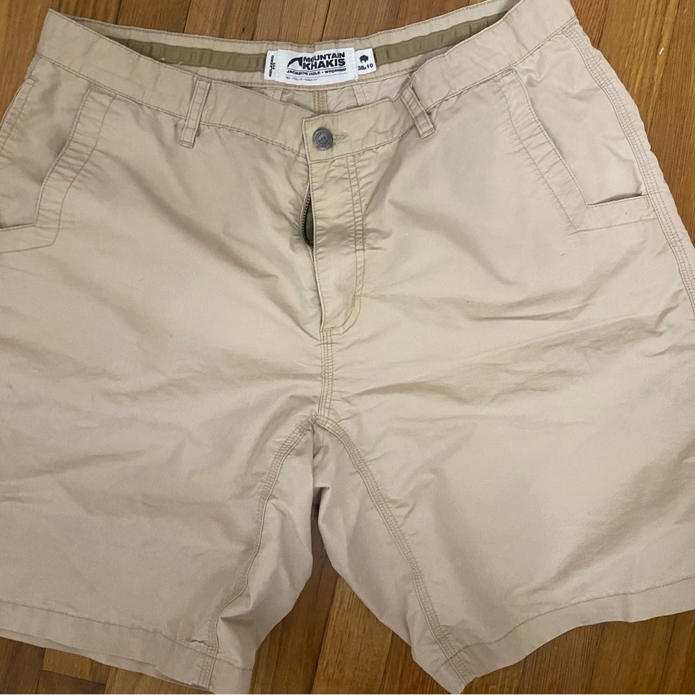 Mountain khaki shorts